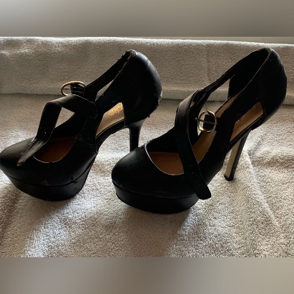 Tall Black heels size 6